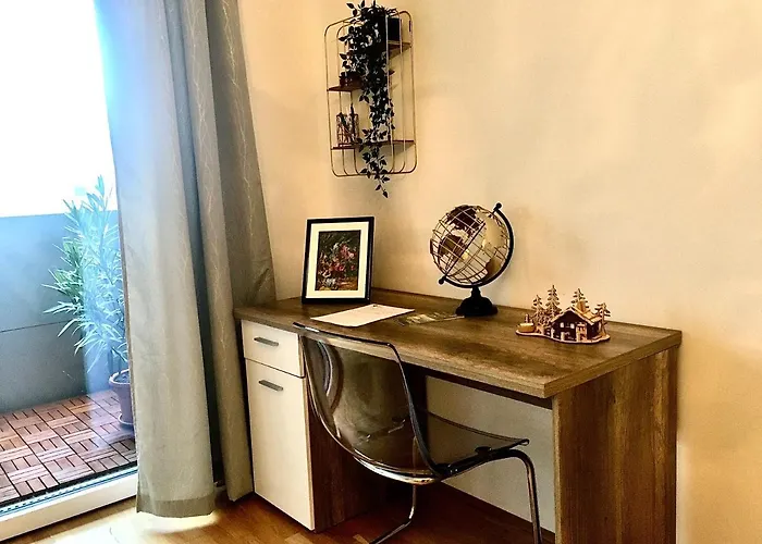 2 Bedroom Next To Metro U1 And Pr Garage Apartment Vienna