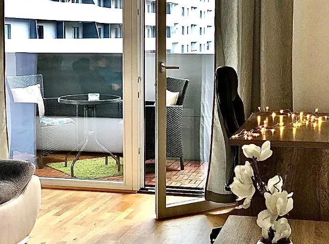 2 Bedroom Next To Metro U1 And Pr Garage